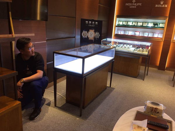 玻璃展柜的普遍定價是多少呢？